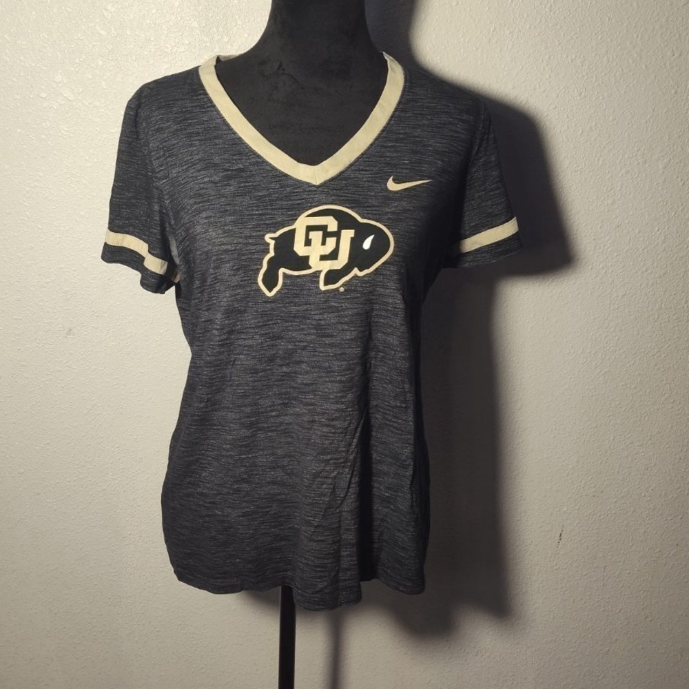 Nike Colorado Buffaloes CU Women’s v-neck T-shirt size medium